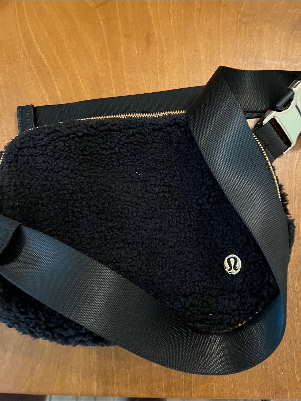 Lululemon Black Sherpa Fleece Belt Bag Gold Hardware 2L EUC